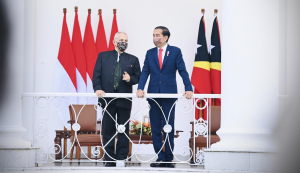 Tổng thống Đông Timor Ramos Horta được Tổng thống Indonesia Jokowi Widodo đón tiếp tại Phủ Tổng thống hôm 19.7 - Ảnh Liputan6.jpg